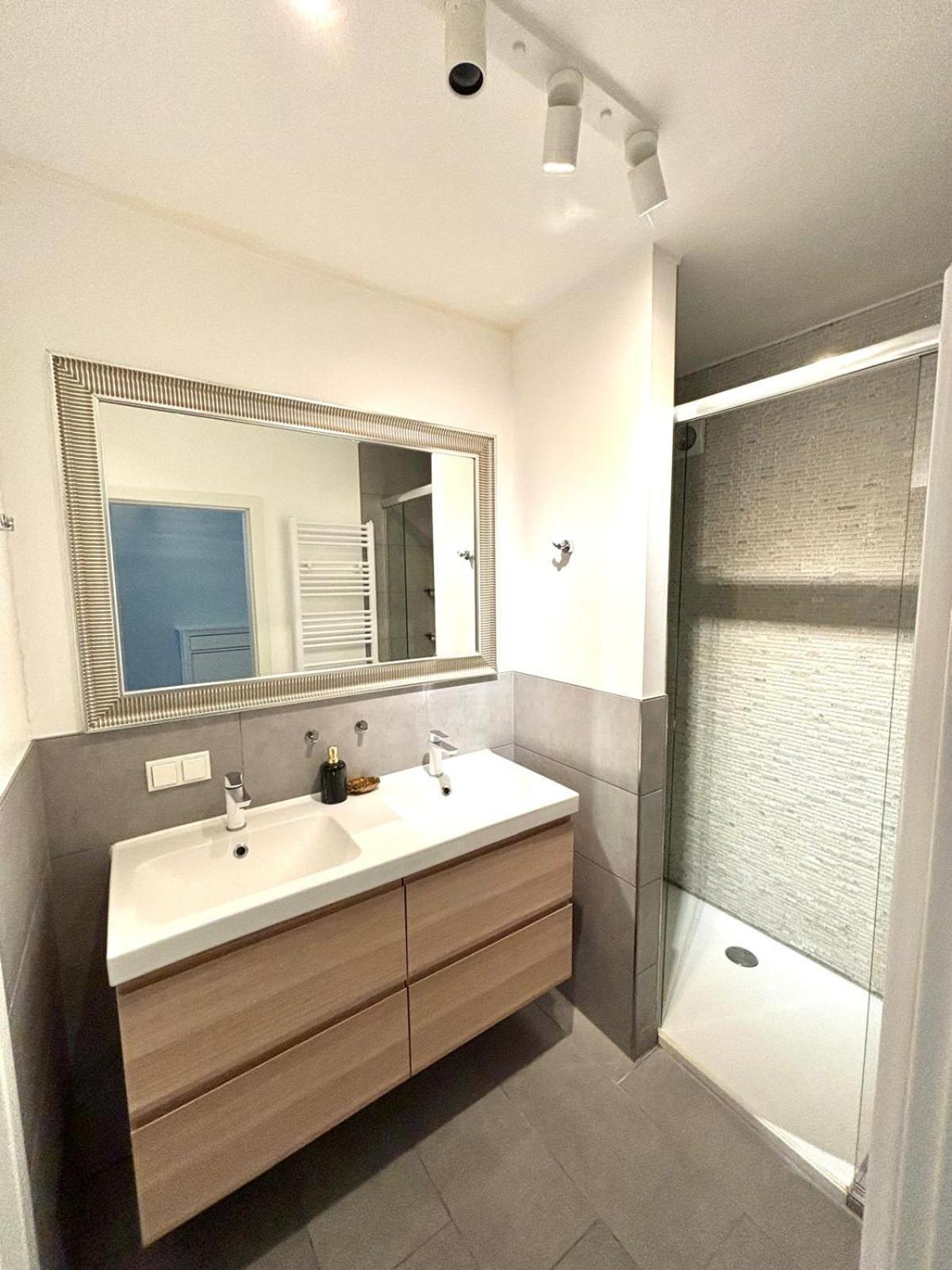 Beautiful Two Bedroom Apartment In Luxembourg City Center Extérieur photo